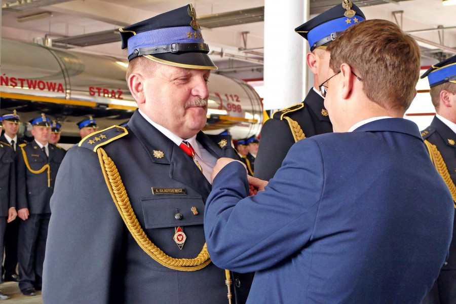 Nominacje, awanse i odznaczenia. Dzień strażaka w sanockiej komendzie [ZDJĘCIA]