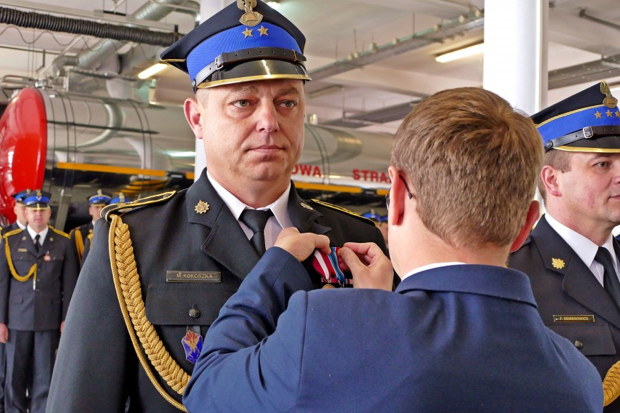 Nominacje, awanse i odznaczenia. Dzień strażaka w sanockiej komendzie [ZDJĘCIA]