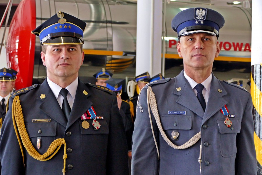 Nominacje, awanse i odznaczenia. Dzień strażaka w sanockiej komendzie [ZDJĘCIA]