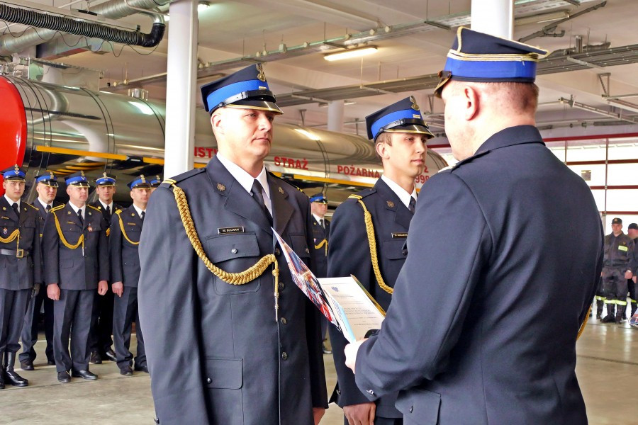 Nominacje, awanse i odznaczenia. Dzień strażaka w sanockiej komendzie [ZDJĘCIA]