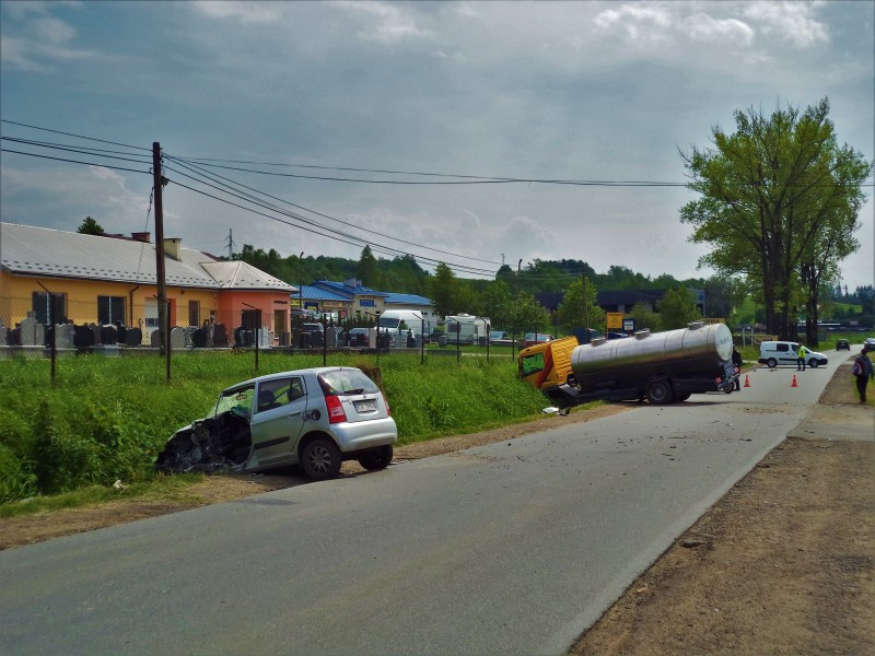 Czołówka na Okulickiego. Ciężko rany mężczyzna [FOTORELACJA]