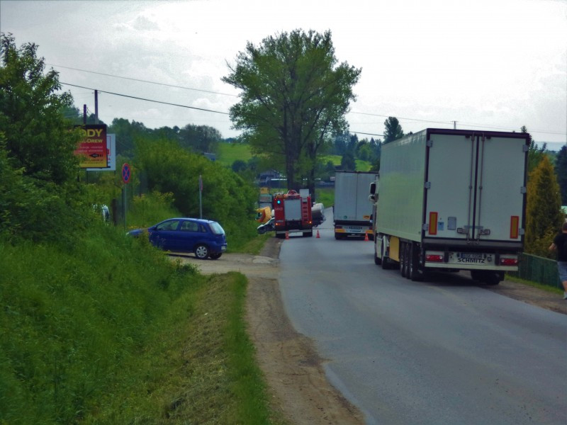 Czołówka na Okulickiego. Ciężko rany mężczyzna [FOTORELACJA]