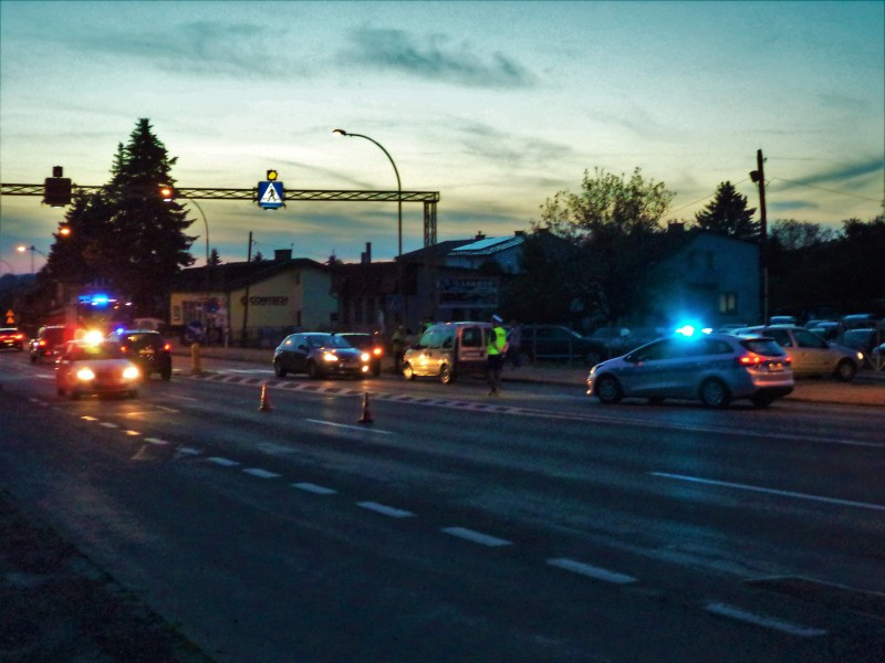 Wypadek na pasach. Ranna kobieta zmarła w szpitalu [ZDJĘCIA, AKTUALIZACJA]