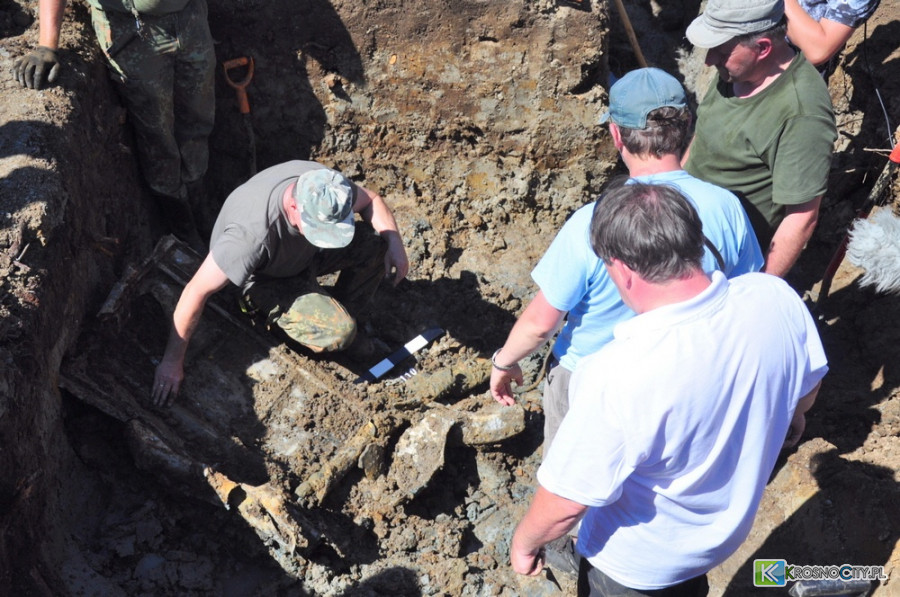 Messerschmitt rozbił się pod Krosnem. Jakie tajemnice skrywa ziemia? [ZDJĘCIA]