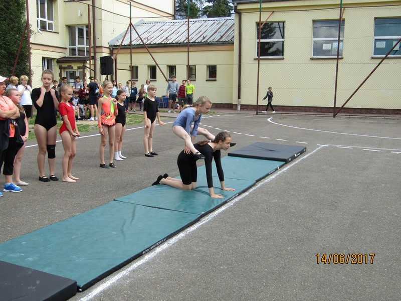 Piknik sportowo-rekreacyjny w SP2 [ZDJĘCIA]