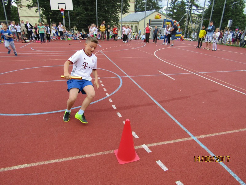 Piknik sportowo-rekreacyjny w SP2 [ZDJĘCIA]