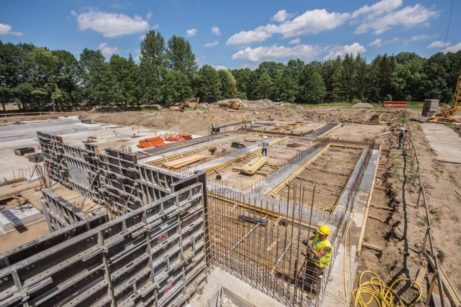 Zobacz, jak powstaje sanocki basen [ZDJĘCIA]