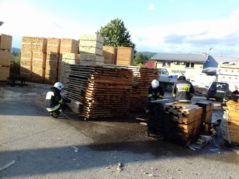 Pożar w zakładzie drzewnym [ZDJĘCIA]