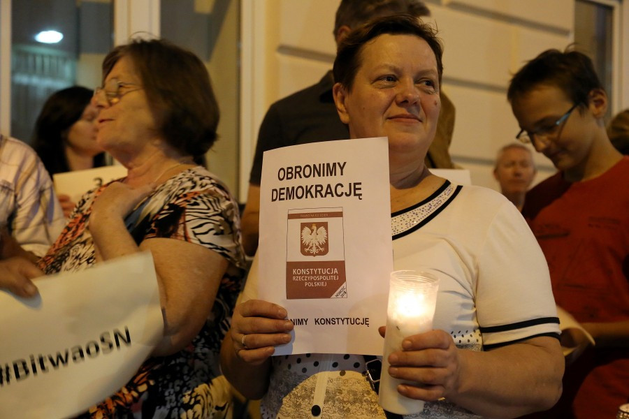 Kolejny dzień protestów pod sądem [OBSZERNA FOTORELACJA]