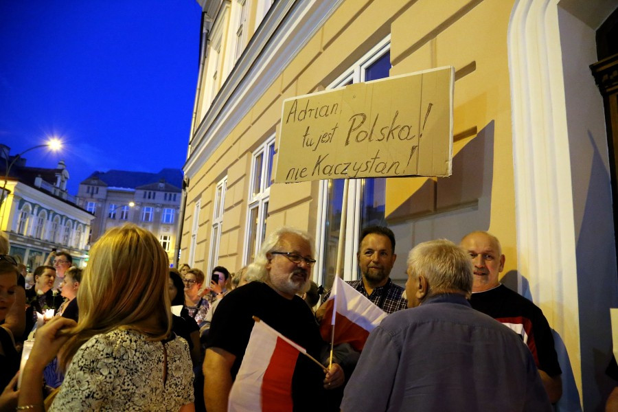 Kolejny dzień protestów pod sądem [OBSZERNA FOTORELACJA]