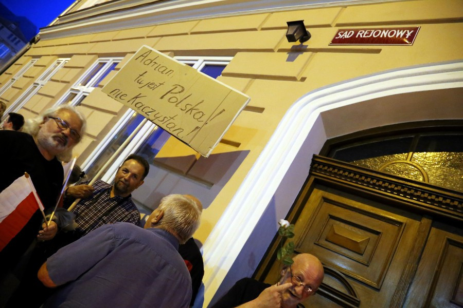 Kolejny dzień protestów pod sądem [OBSZERNA FOTORELACJA]
