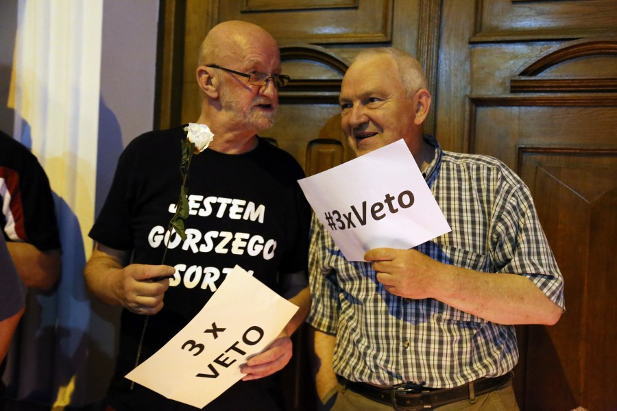 Kolejny dzień protestów pod sądem [OBSZERNA FOTORELACJA]