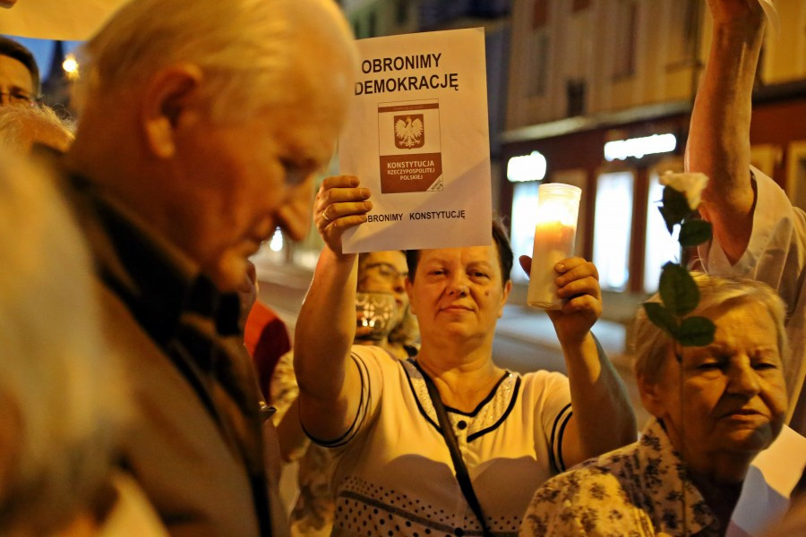 Kolejny dzień protestów pod sądem [OBSZERNA FOTORELACJA]
