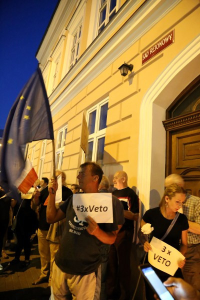 Kolejny dzień protestów pod sądem [OBSZERNA FOTORELACJA]