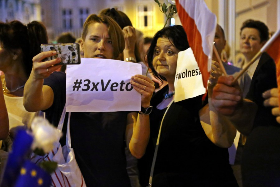 Kolejny dzień protestów pod sądem [OBSZERNA FOTORELACJA]