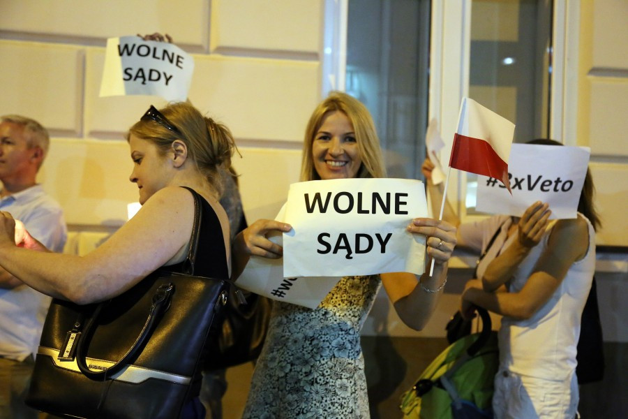 Kolejny dzień protestów pod sądem [OBSZERNA FOTORELACJA]
