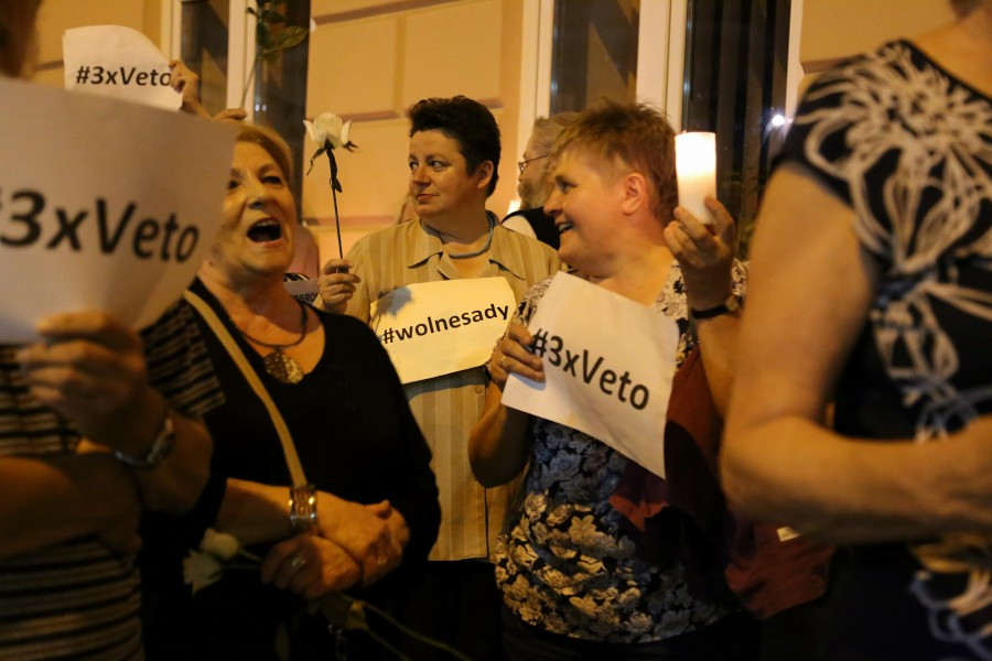 Kolejny dzień protestów pod sądem [OBSZERNA FOTORELACJA]