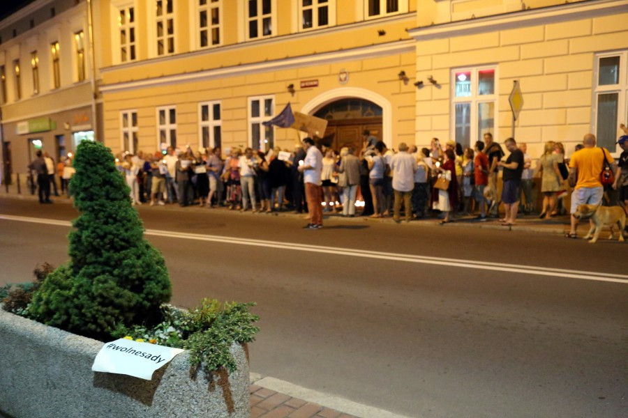 Kolejny dzień protestów pod sądem [OBSZERNA FOTORELACJA]