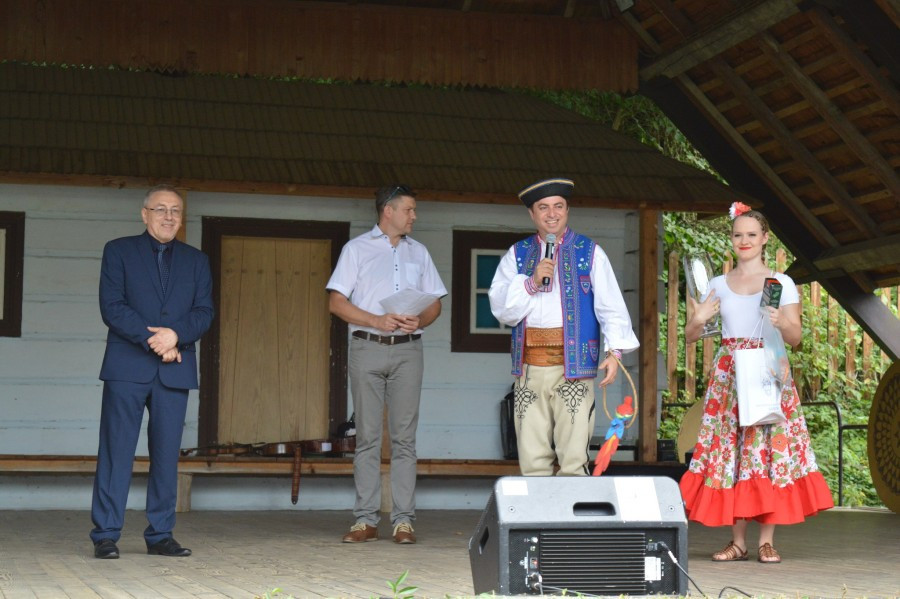 Polonusi dali popis w skansenie [FOTORELACJA]