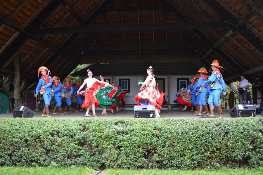Polonusi dali popis w skansenie [FOTORELACJA]