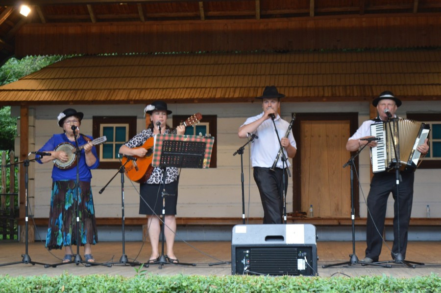 Polonusi dali popis w skansenie [FOTORELACJA]