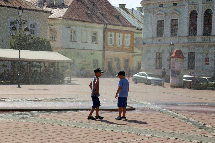 Zimny prysznic na starówce [ZDJĘCIA]