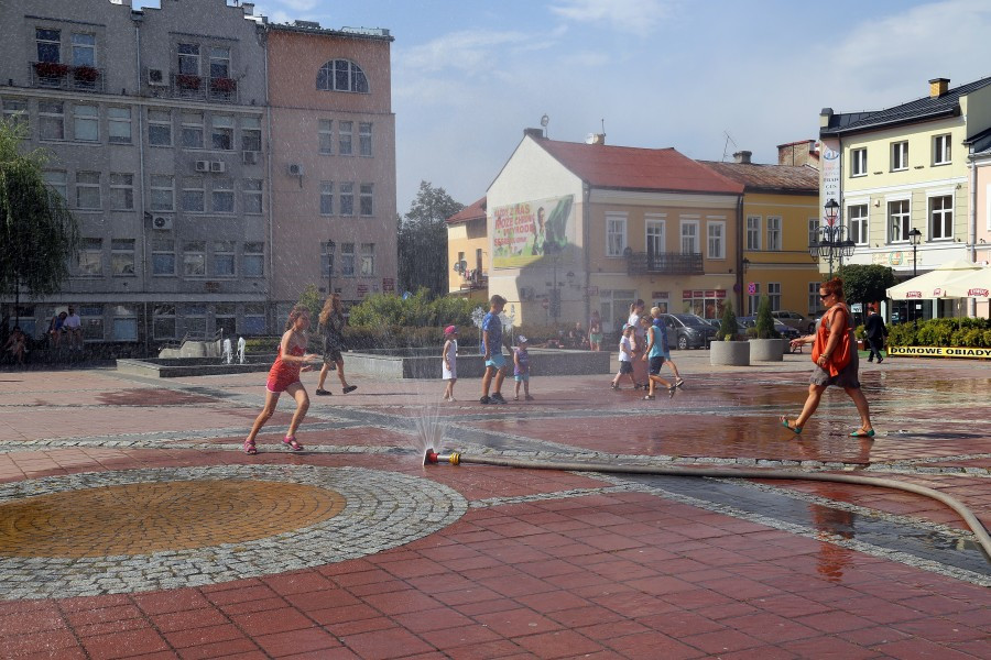 Zimny prysznic na starówce [ZDJĘCIA]