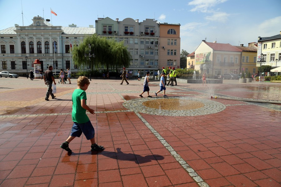 Zimny prysznic na starówce [ZDJĘCIA]