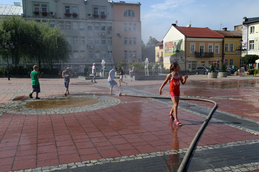 Zimny prysznic na starówce [ZDJĘCIA]