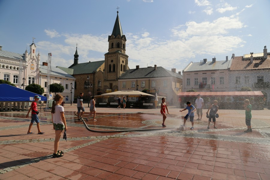 Zimny prysznic na starówce [ZDJĘCIA]