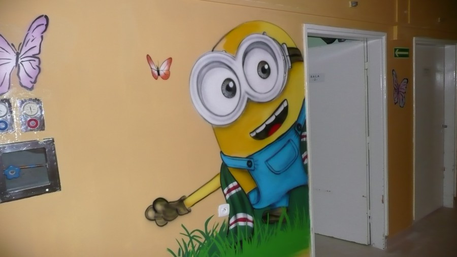 Kibice Legii odmalowali szpitalny oddział w Bieszczadach