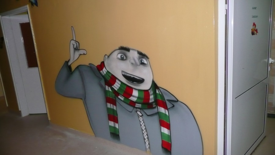 Kibice Legii odmalowali szpitalny oddział w Bieszczadach