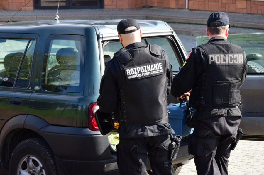 Pracownica GOPS-u uwięziona przez mężczyznę z nożem
