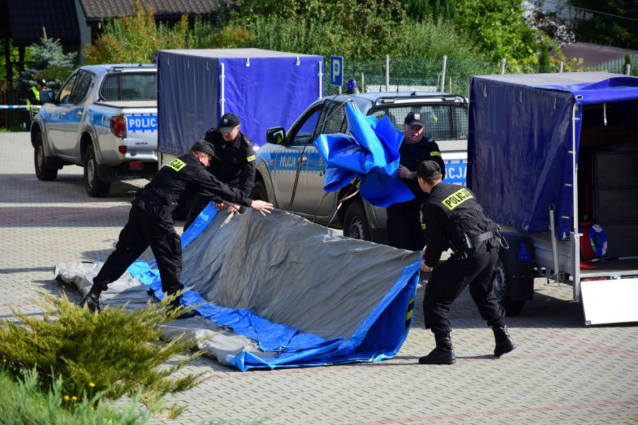 Pracownica GOPS-u uwięziona przez mężczyznę z nożem