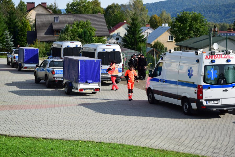 Pracownica GOPS-u uwięziona przez mężczyznę z nożem