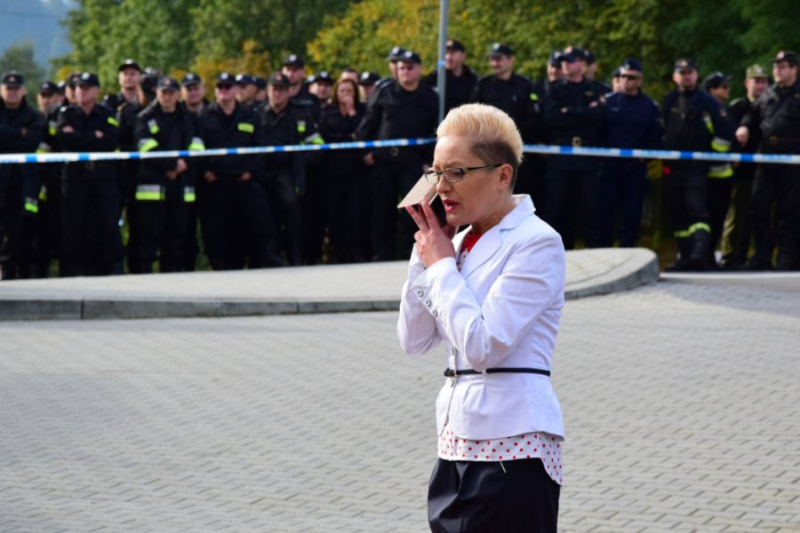 Pracownica GOPS-u uwięziona przez mężczyznę z nożem
