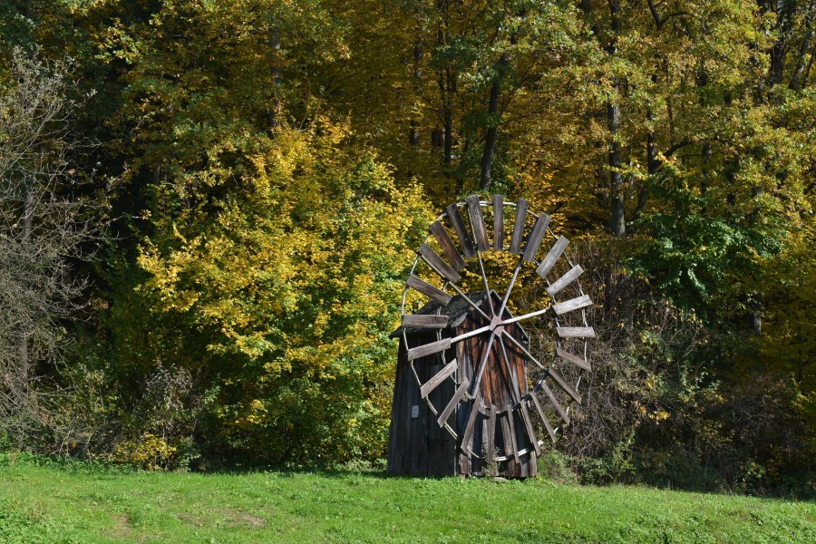Skansen skąpany w jesiennym słońcu [ZDJĘCIA]