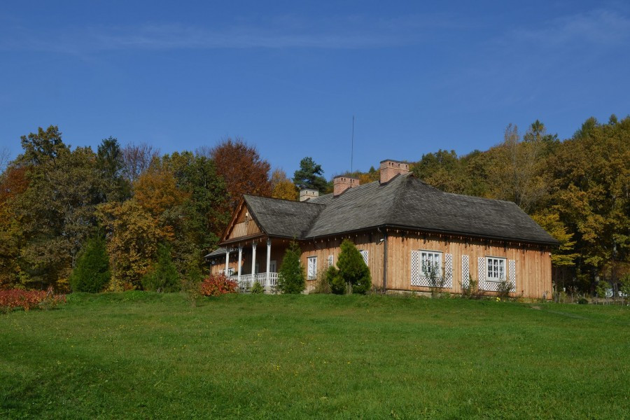 Skansen skąpany w jesiennym słońcu [ZDJĘCIA]