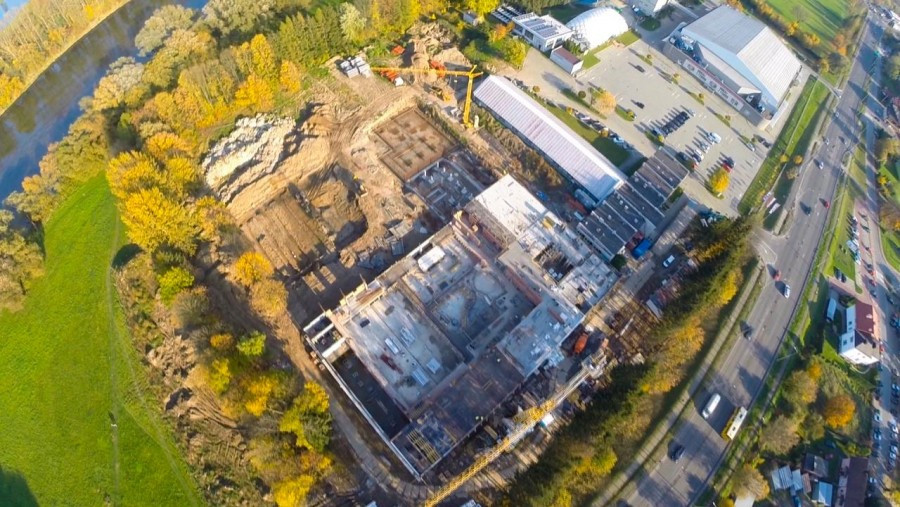 Basen rośnie w oczach [ZDJĘCIA]