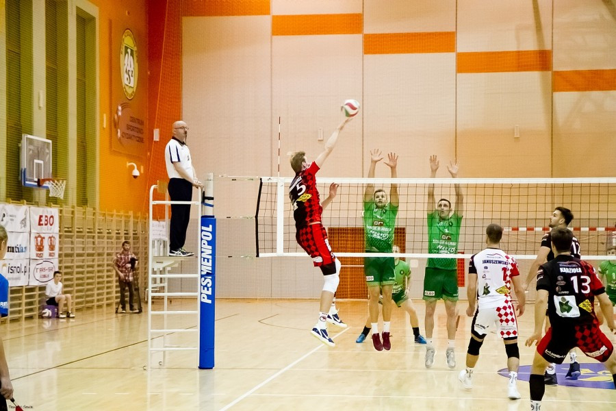 Ważne punkty TSV Sanok w meczu z KPS-em Siedlce [RETRANSMISJA, SKRÓT MECZU, FOTORELACJA]