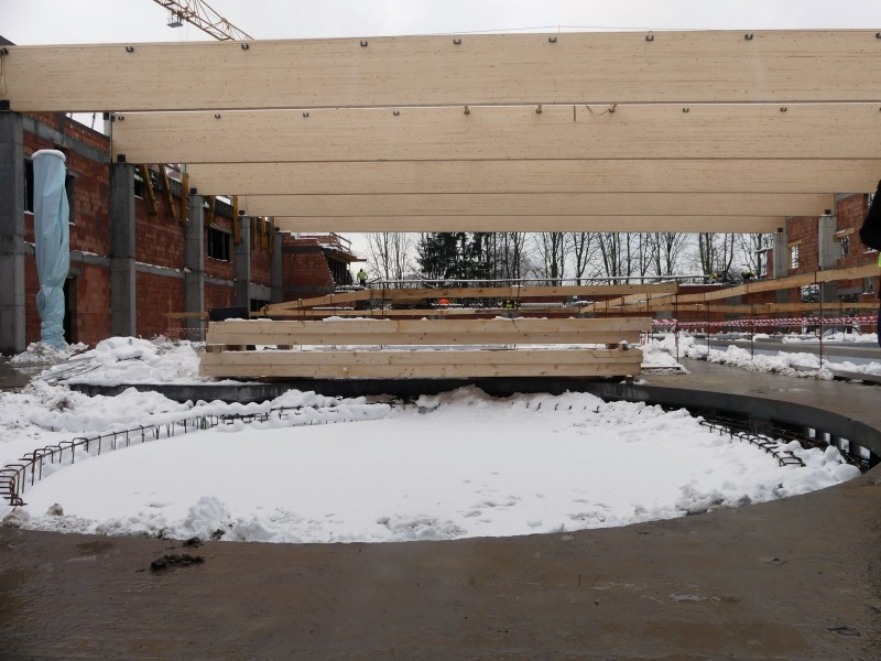 Basen rośnie w oczach [ZDJĘCIA]