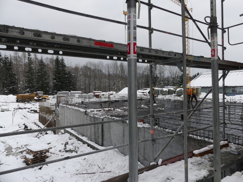 Basen rośnie w oczach [ZDJĘCIA]