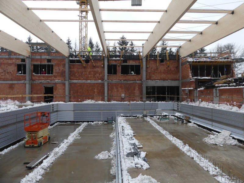 Basen rośnie w oczach [ZDJĘCIA]