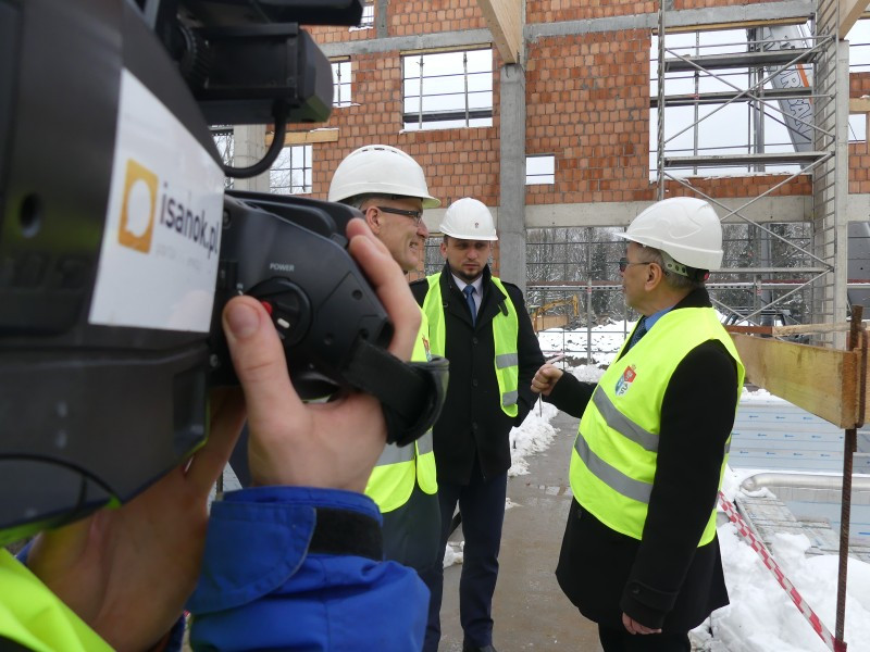 Basen rośnie w oczach [ZDJĘCIA]