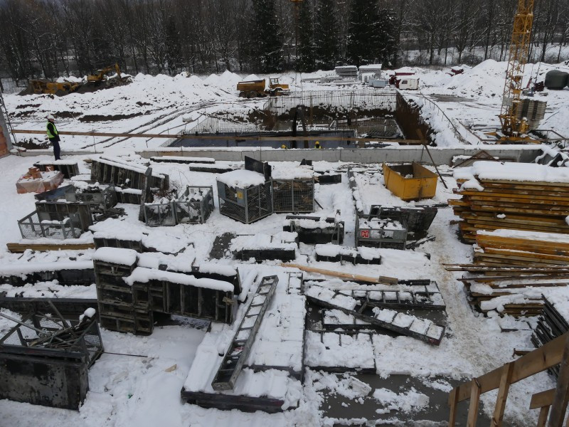 Basen rośnie w oczach [ZDJĘCIA]