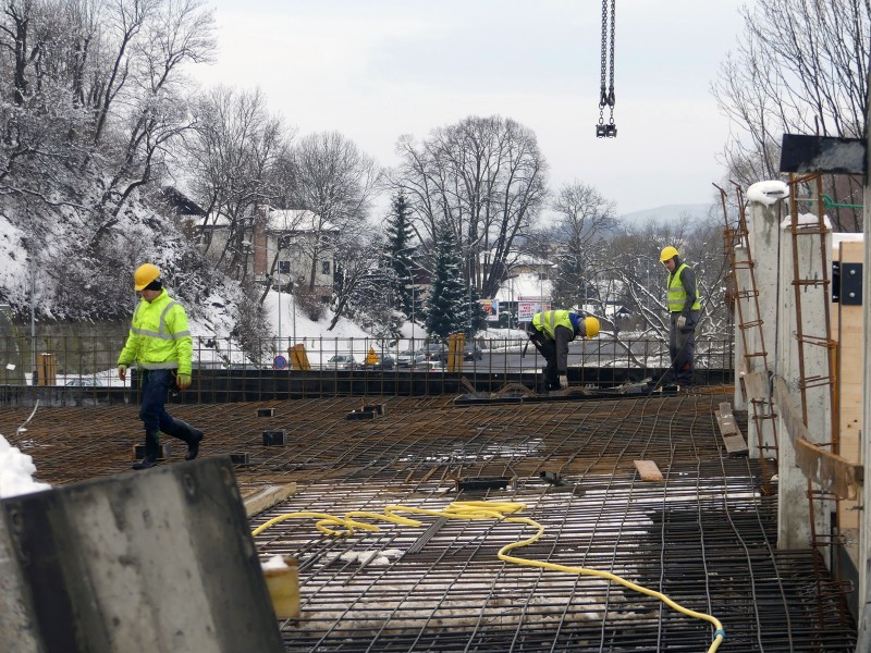 Basen rośnie w oczach [ZDJĘCIA]