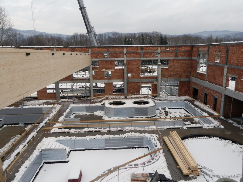 Basen rośnie w oczach [ZDJĘCIA]