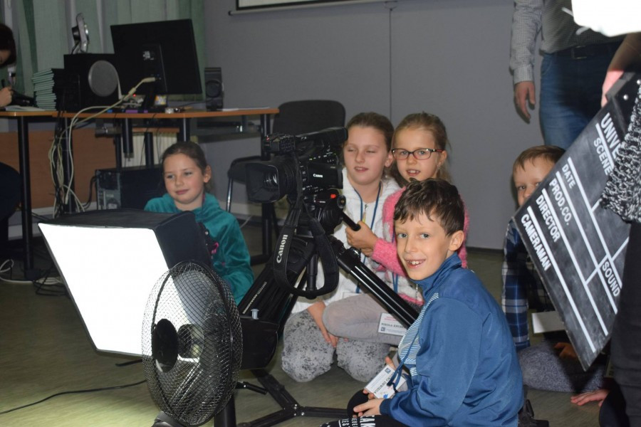 Jak zostać gwiazdą telewizji? Mali żacy już wiedzą [ZDJĘCIA]