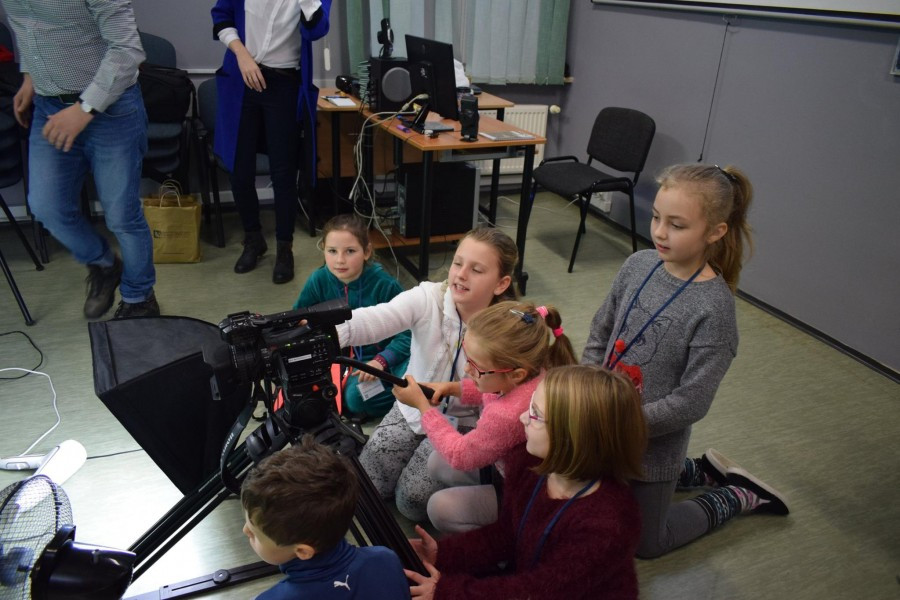 Jak zostać gwiazdą telewizji? Mali żacy już wiedzą [ZDJĘCIA]