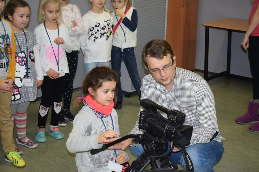 Jak zostać gwiazdą telewizji? Mali żacy już wiedzą [ZDJĘCIA]